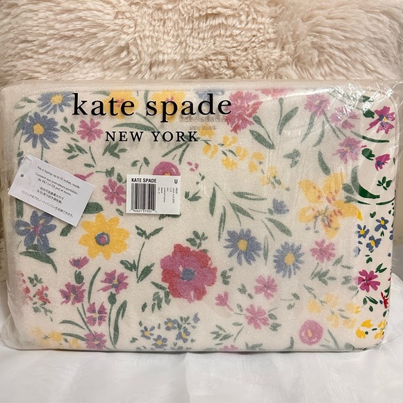 Kate Spade Staci garden bouquet laptop sleeve - Picture 3 of 8